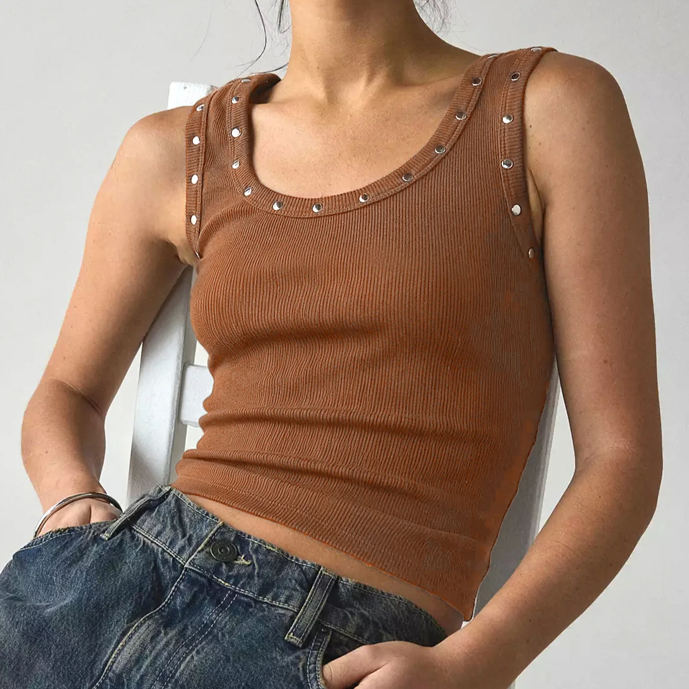 Укороченный топ Y2K с заклепка – обзор и цена Tank Top Ribbed